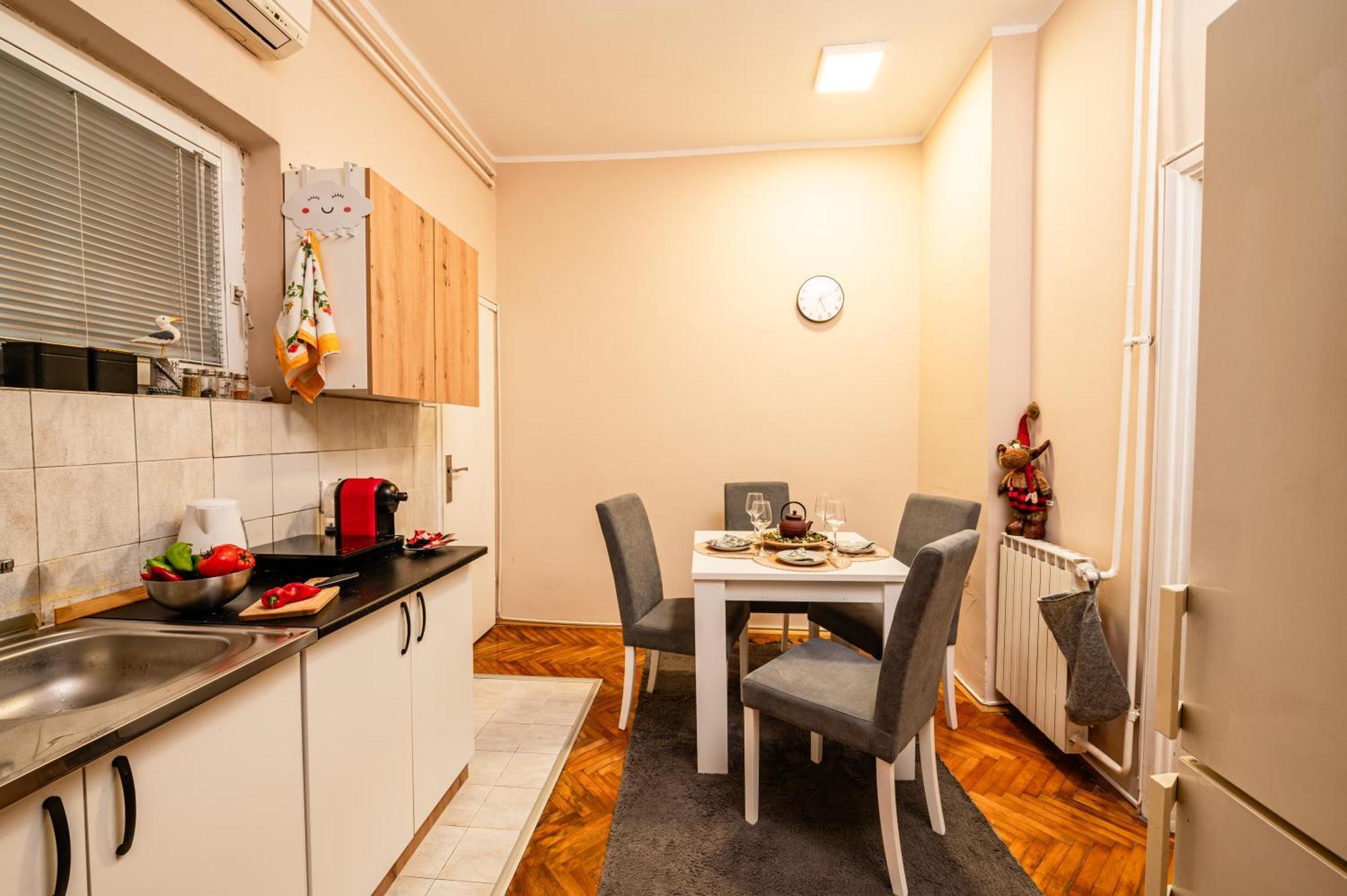 Cozy Apartment In City Center Belgrado Exterior foto